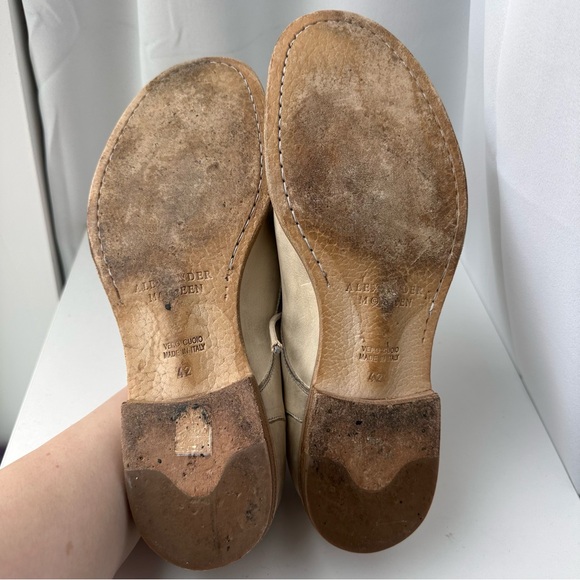 RARE! Alexander McQueen (42) Patinated Cream Leather Derby Lace Up Loafers main image 11